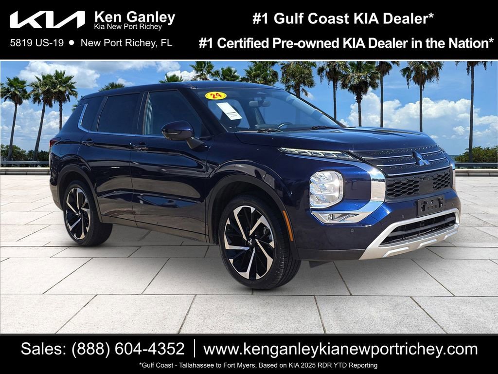 Used 2024 Mitsubishi Outlander SE image 1