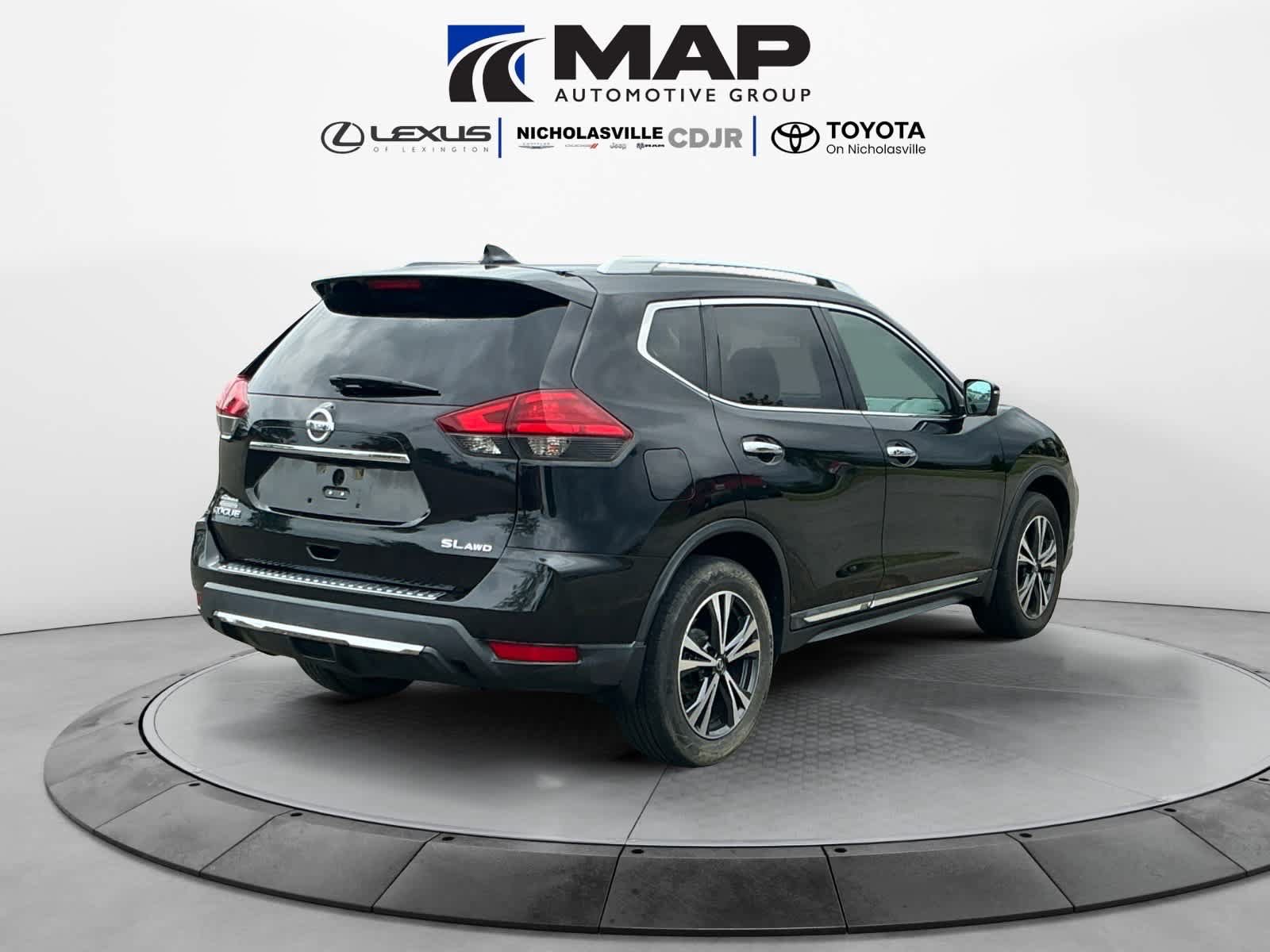 Used 2017 Nissan Rogue SL w/ SL Premium Package AWD/4WD image 5