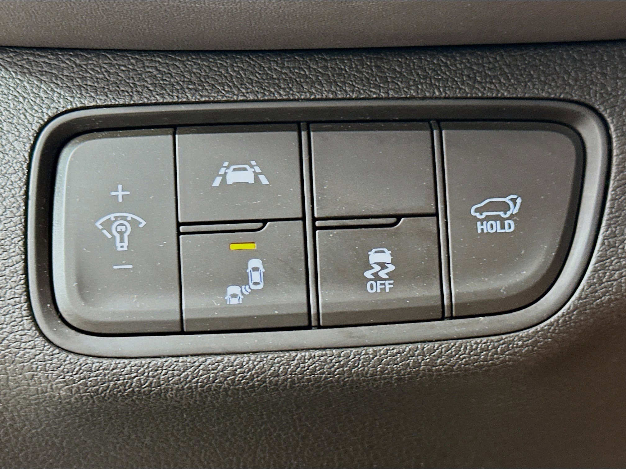 Used 2019 Hyundai Santa Fe SEL w/ Cargo Package FWD image 17