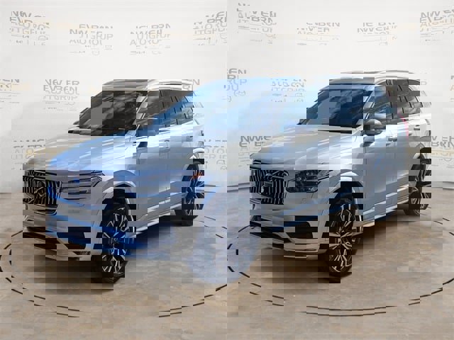 Certified 2022 Volvo XC90 T6 Momentum w/ Advanced Package image 1