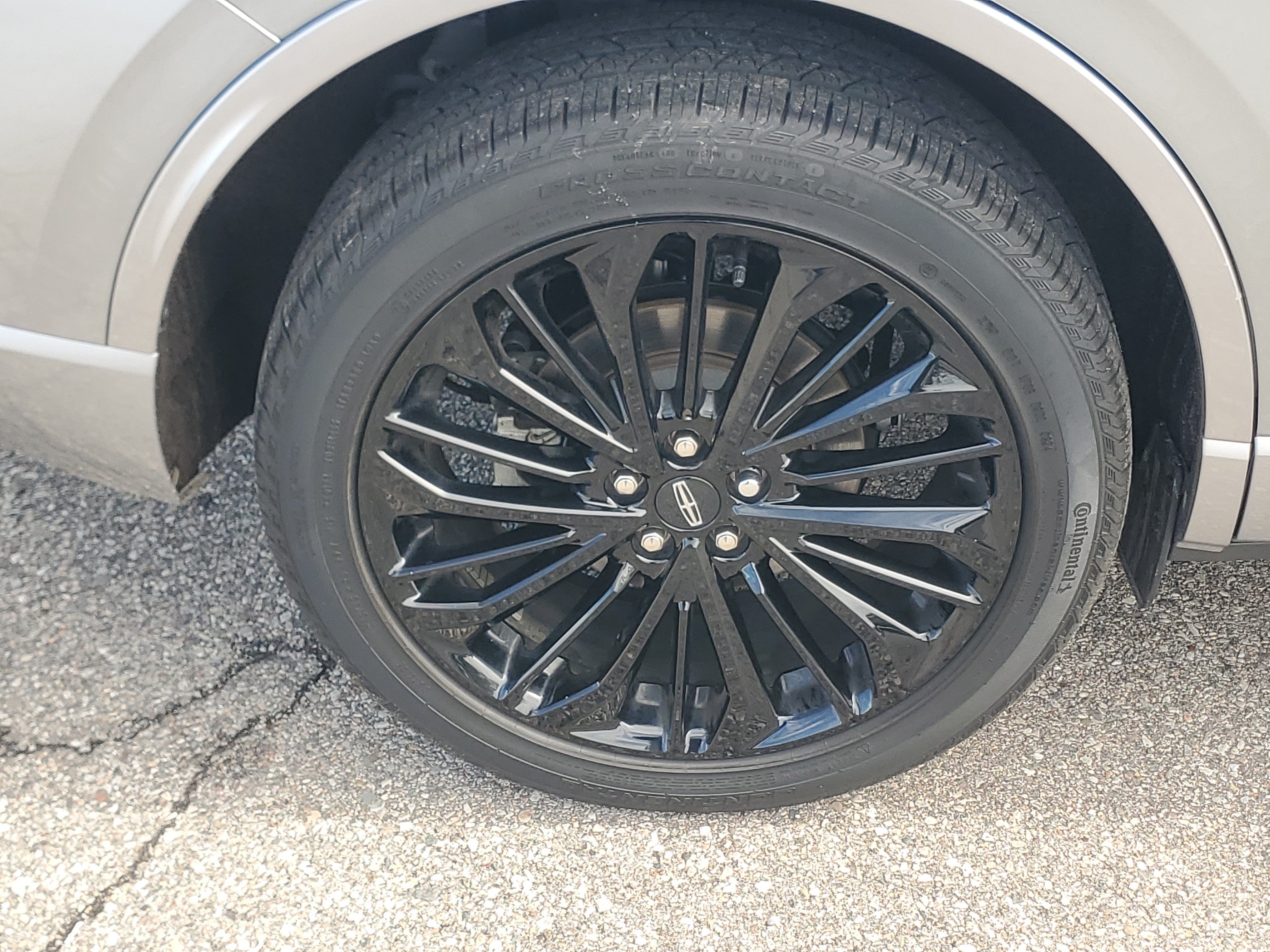 Certified 2024 Lincoln Corsair Reserve w/ Jet Appearance Package AWD/4WD image 7