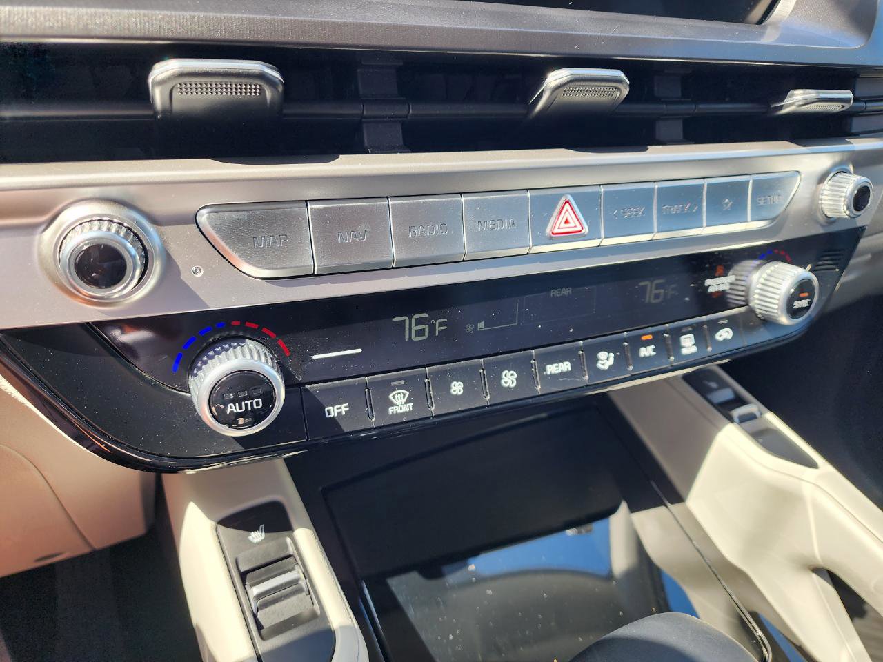 Used 2023 Kia Telluride S AWD/4WD image 17