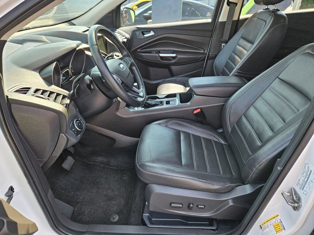 Used 2017 Ford Escape SE w/ SE Leather Comfort Package FWD image 16