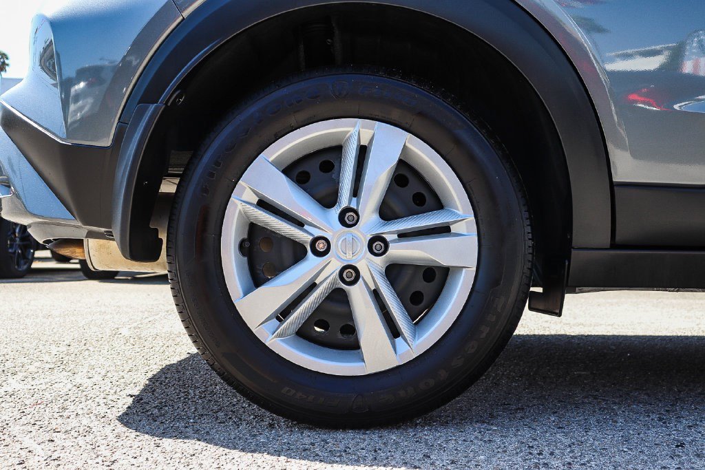 Certified 2025 Nissan Kicks Play S FWD image 10