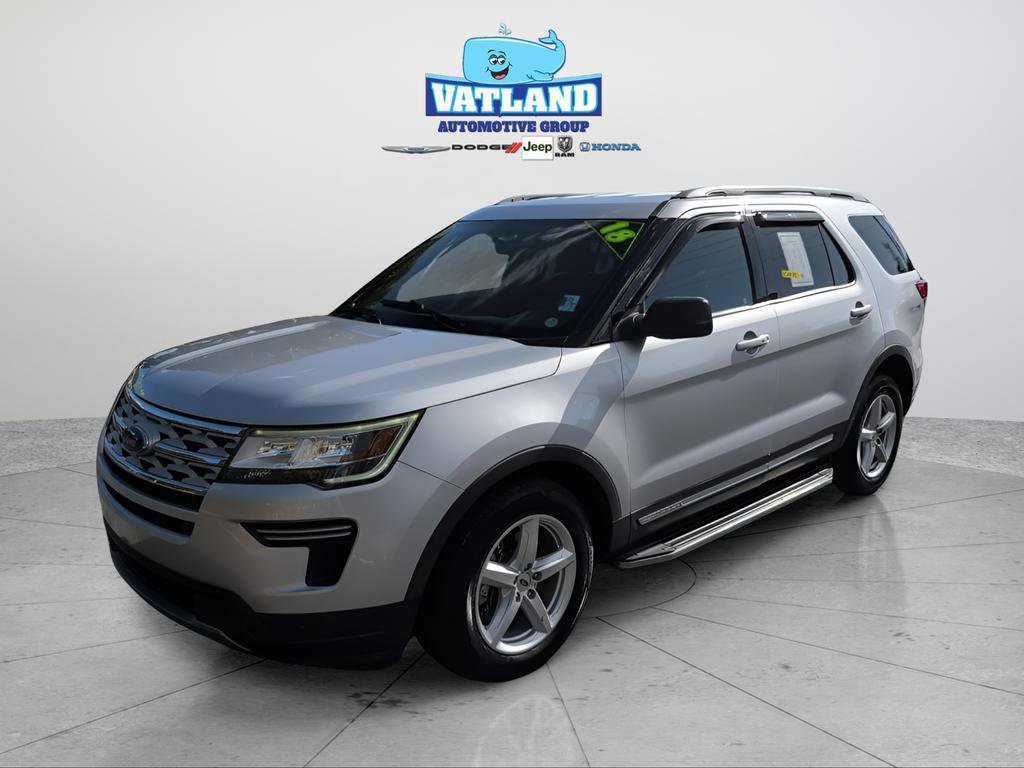 Used 2018 Ford Explorer XLT image 1