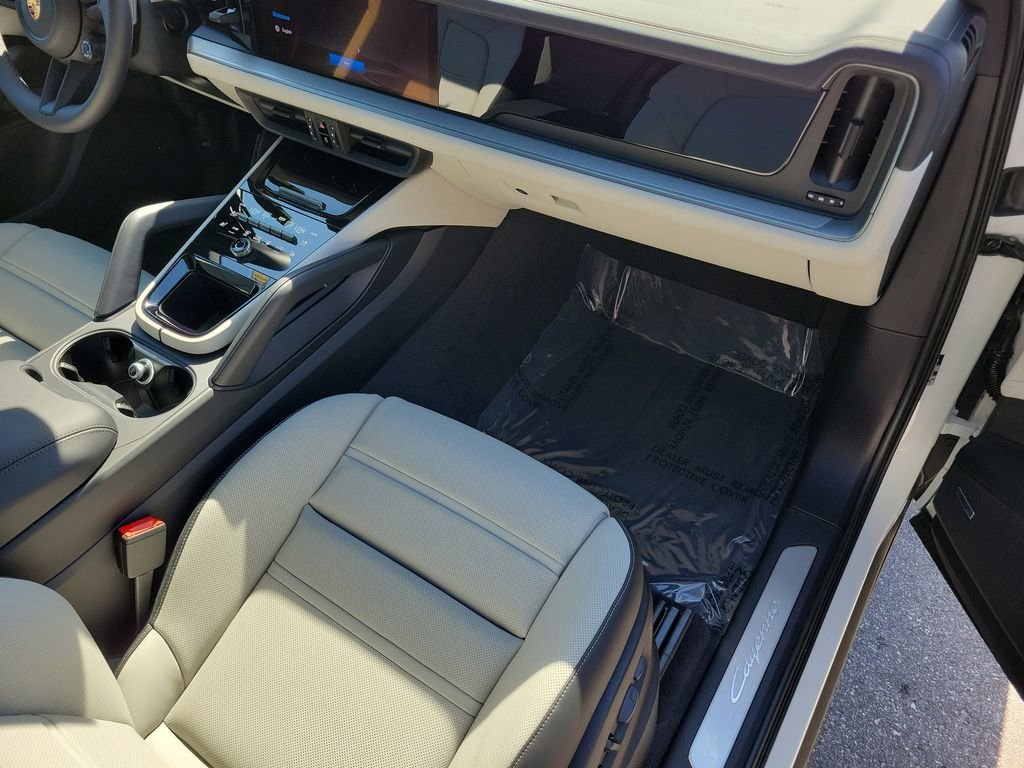 New 2026 Porsche Cayenne image 19