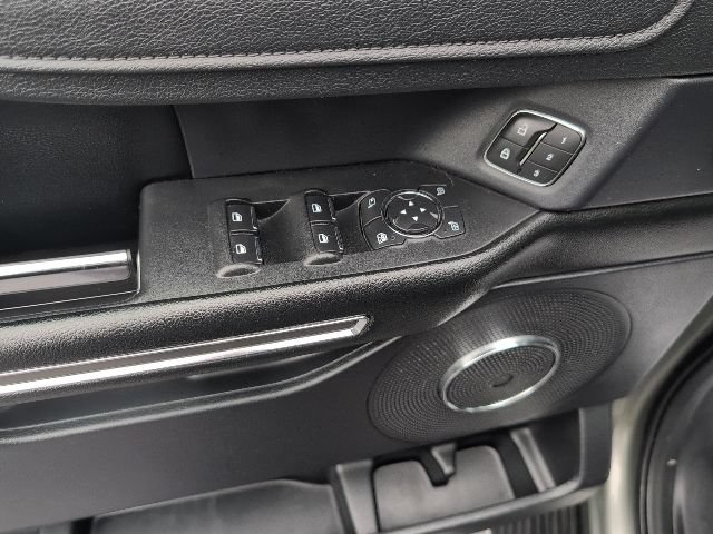Used 2019 Ford Expedition XLT w/ Equipment Group 202A AWD/4WD image 14