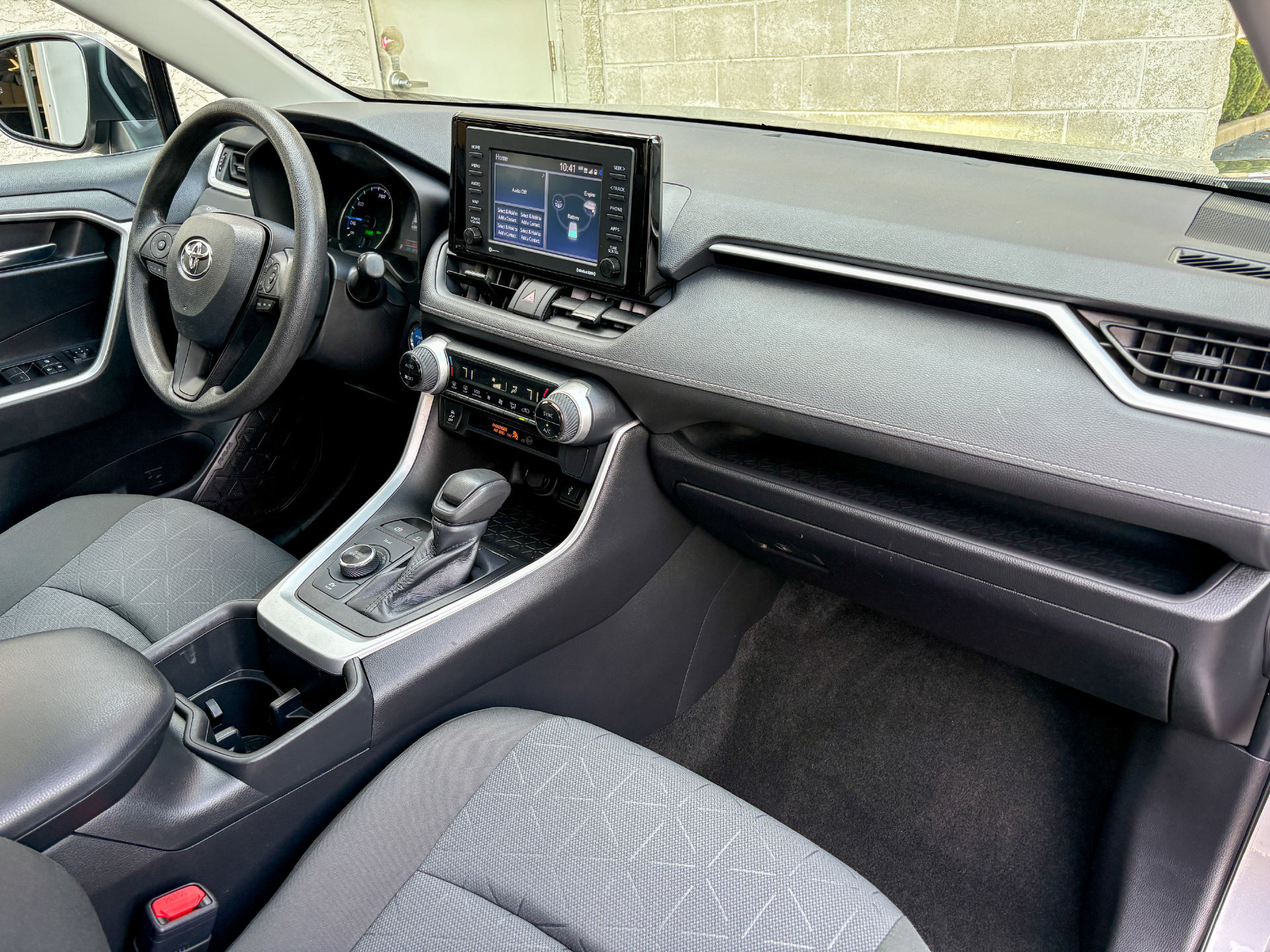 Used 2022 Toyota RAV4 XLE w/ Convenience Package AWD/4WD image 25