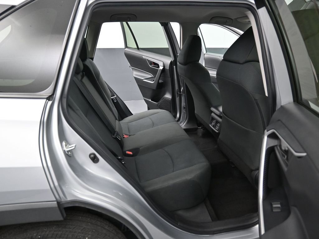Certified 2022 Toyota RAV4 LE AWD/4WD image 29