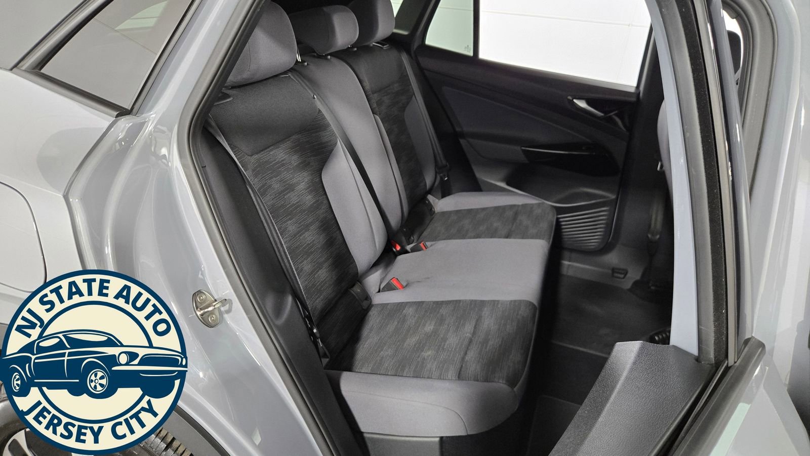 Used 2022 Volkswagen ID.4 Pro AWD/4WD image 30