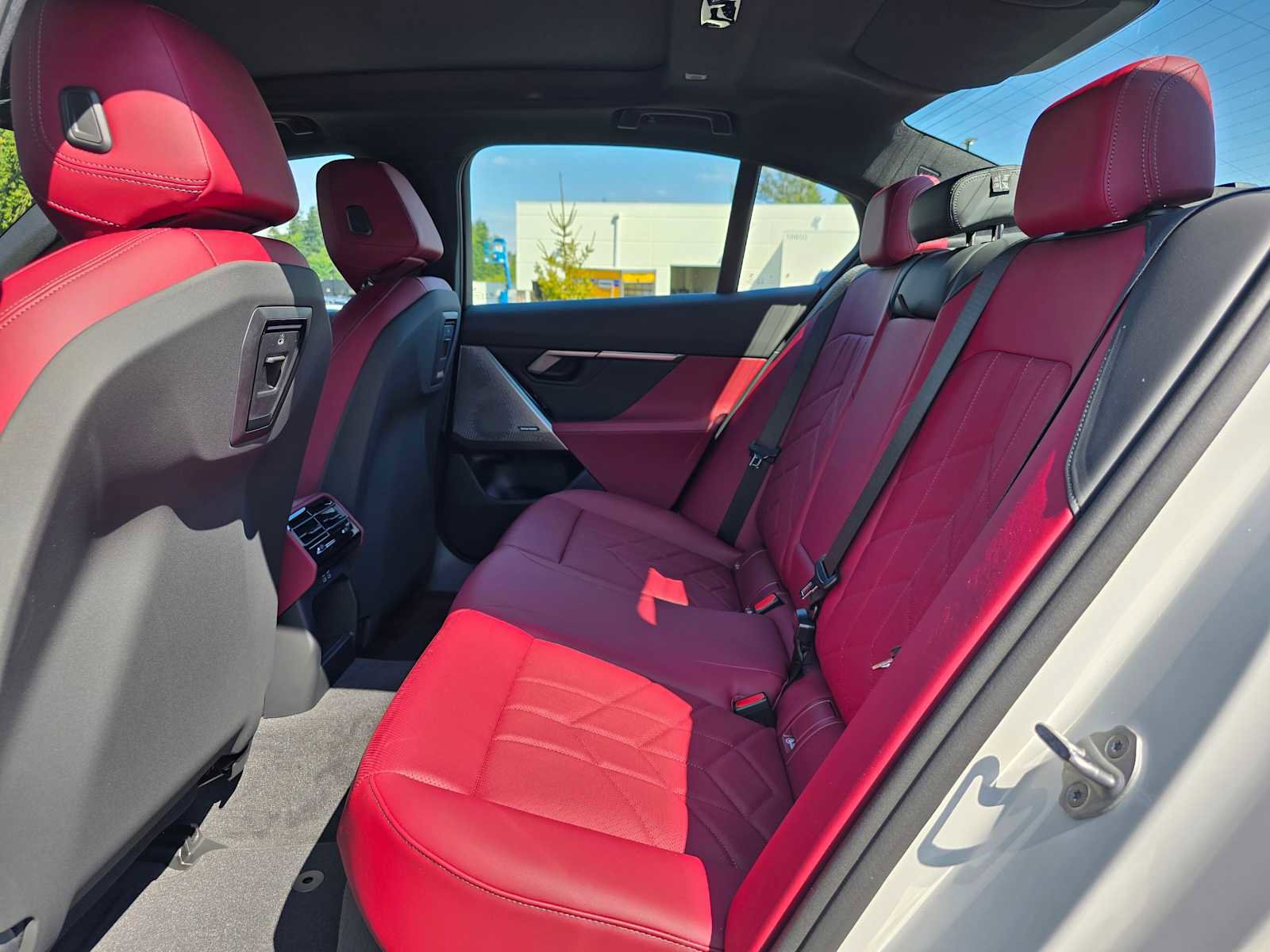 New 2026 BMW 550e xDrive 550e xDrive image 17