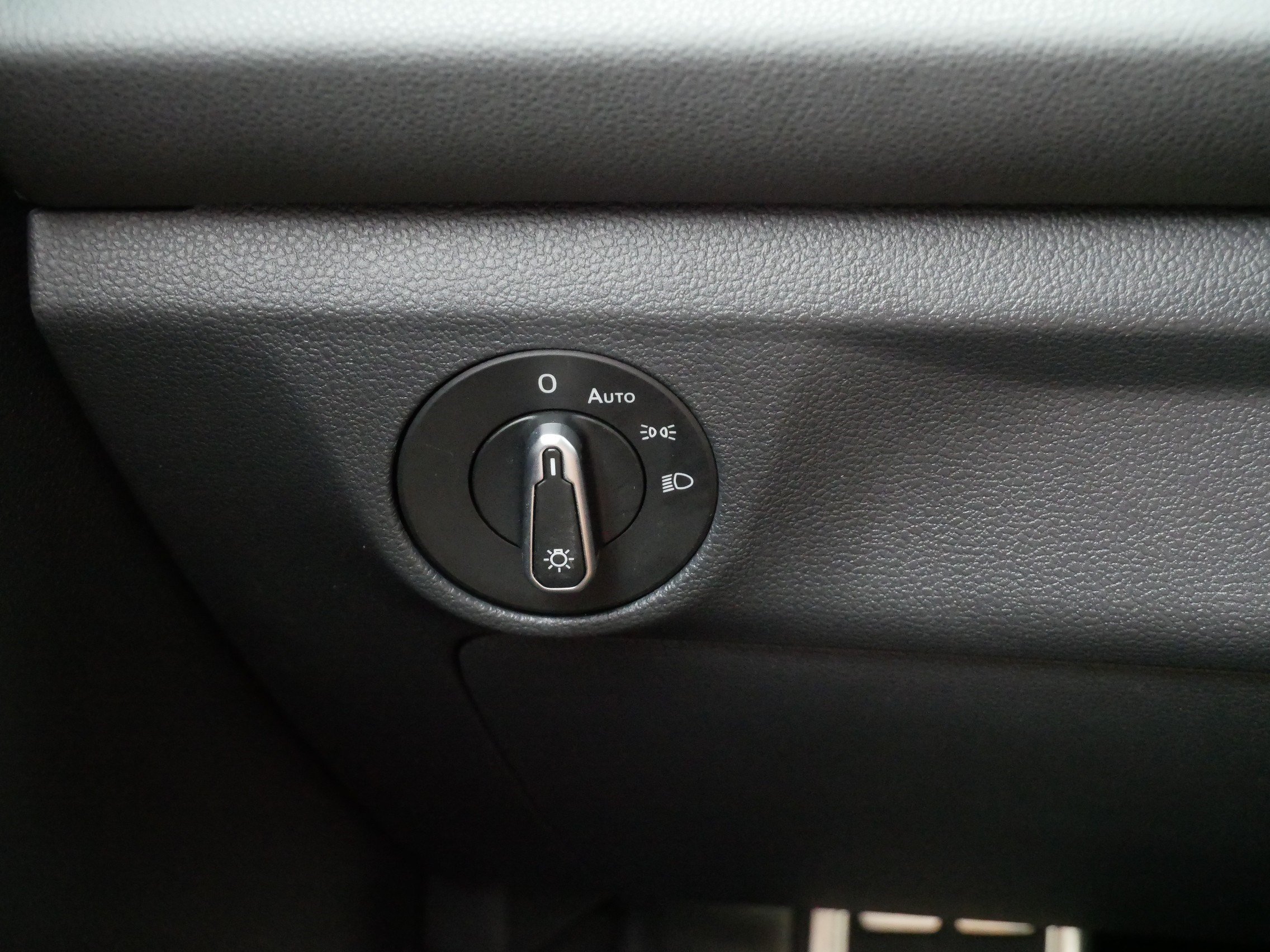 Certified 2025 Volkswagen Jetta Sport FWD image 27