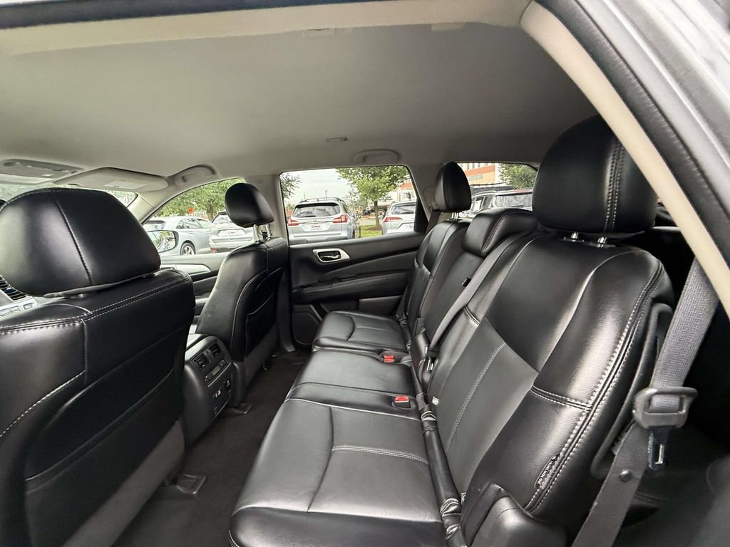 Used 2020 Nissan Pathfinder SL FWD image 17