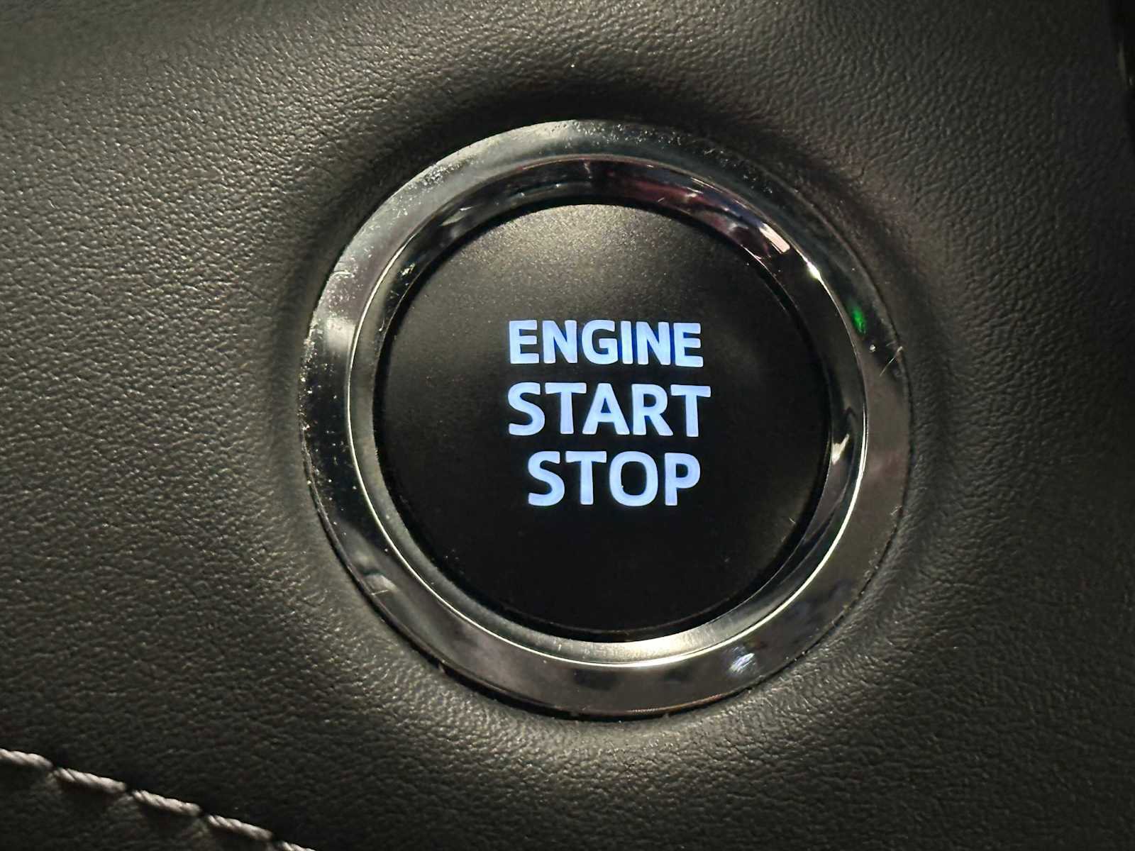 Used 2023 Toyota Highlander XLE AWD/4WD image 18