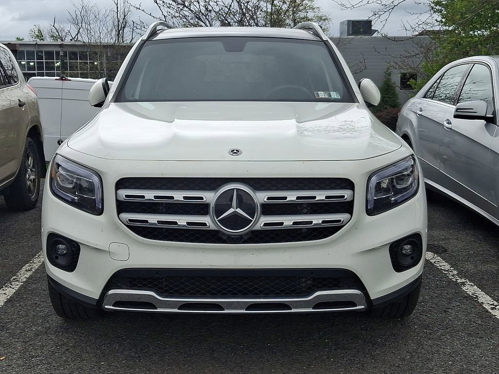 Used 2023 Mercedes-Benz GLB 250 4MATIC image 2
