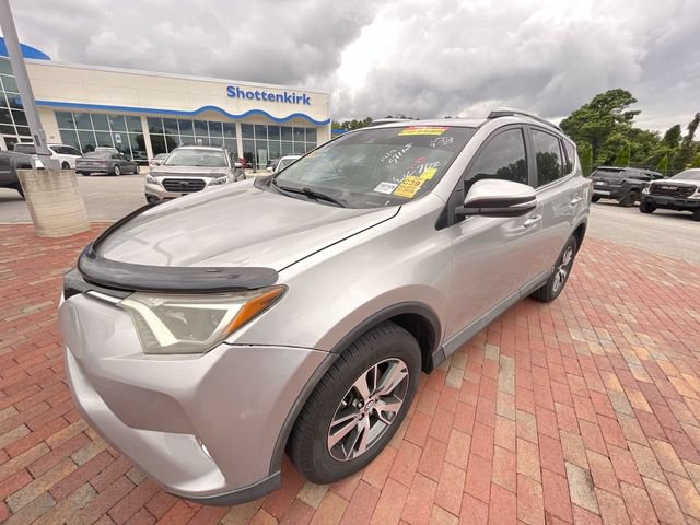 Used 2018 Toyota RAV4 XLE FWD image 11