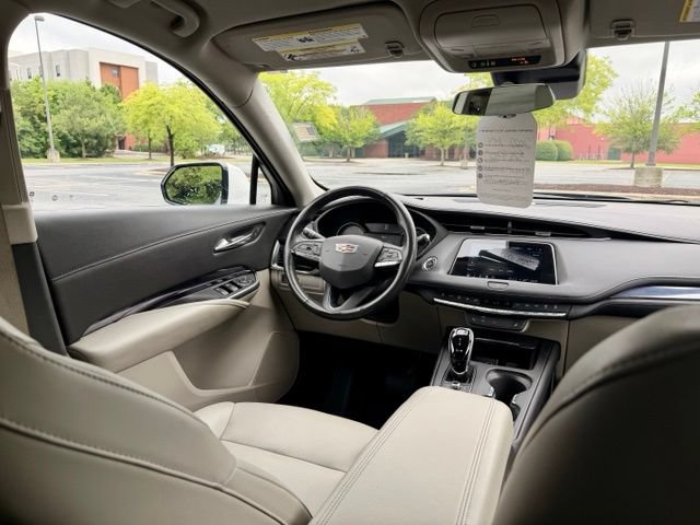 Certified 2022 Cadillac XT4 Luxury w/ Cold Weather Package FWD image 19