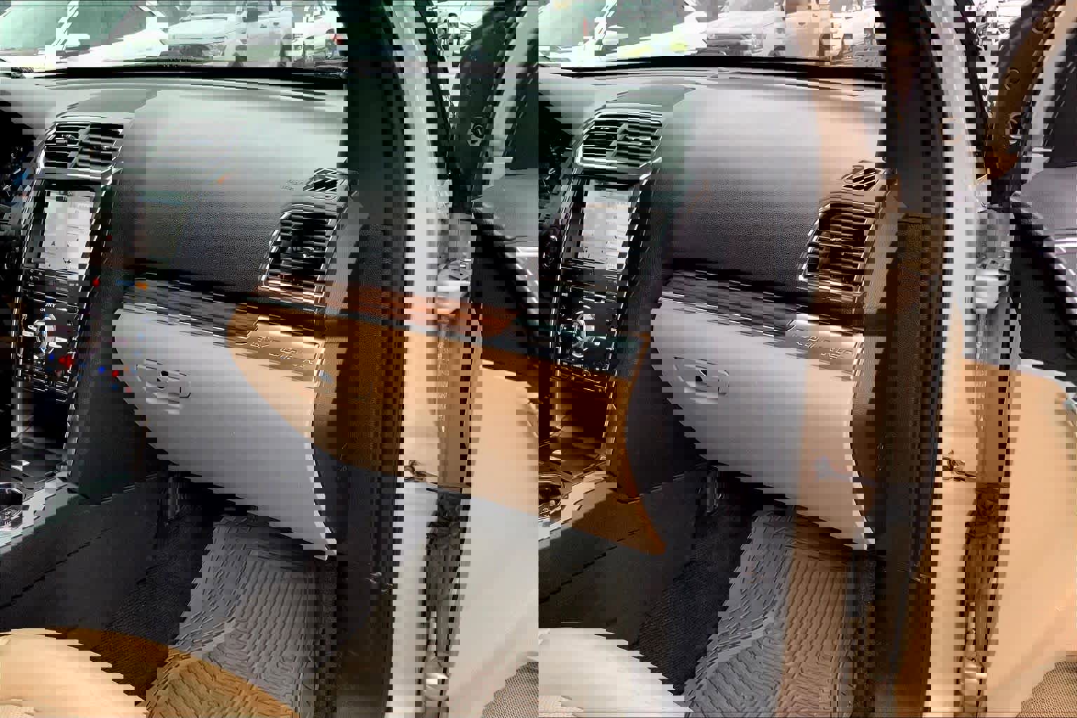 Used 2017 Ford Explorer Limited w/ Equipment Group 301A image 18