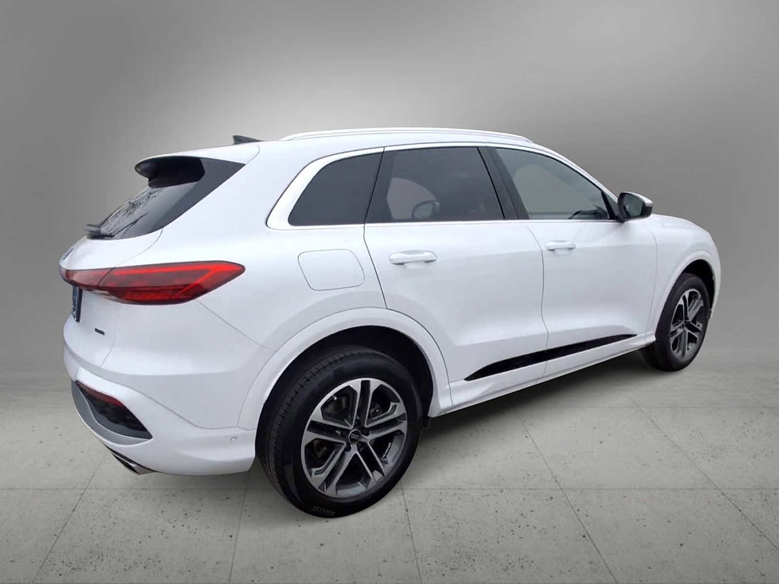 Certified 2025 Audi Q5 Premium Plus w/ Premium Plus image 8