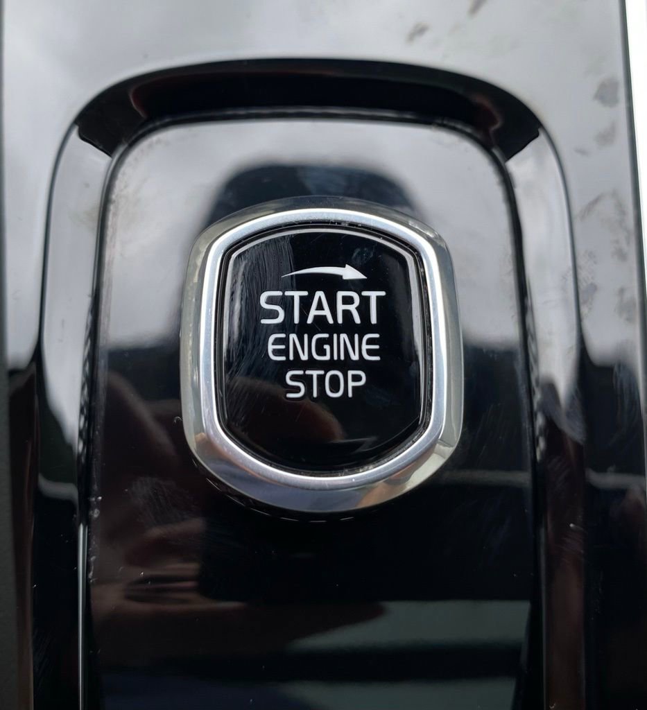 Used 2023 Volvo XC90 B6 Plus w/ Protection Package image 27