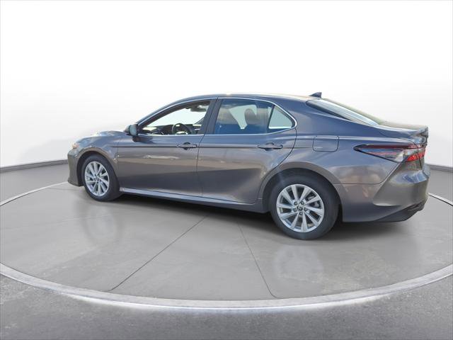 Used 2024 Toyota Camry LE image 5