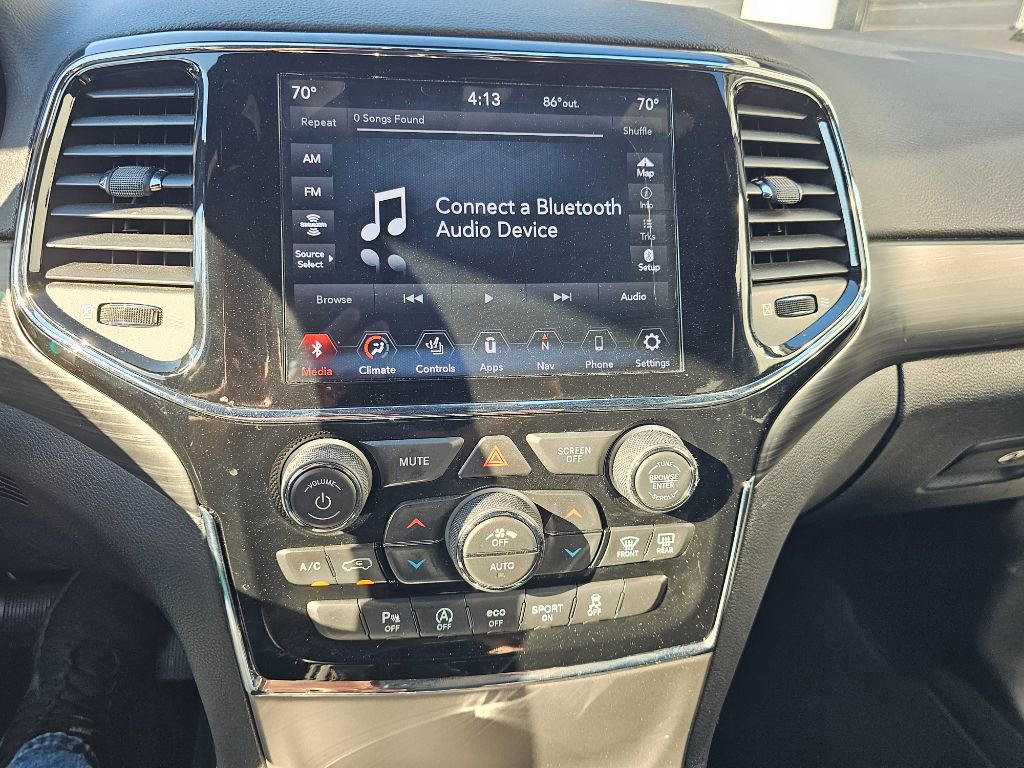 Used 2020 Jeep Grand Cherokee Altitude image 22