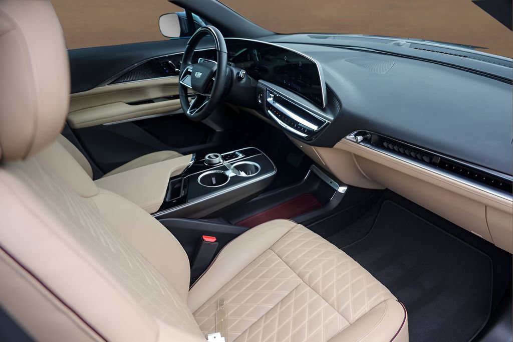 Certified 2024 Cadillac Lyriq Luxury w/ Nappa Leather Package RWD image 28