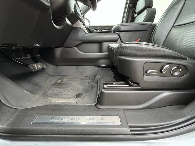 Used 2023 GMC Yukon XL Denali AWD/4WD image 33