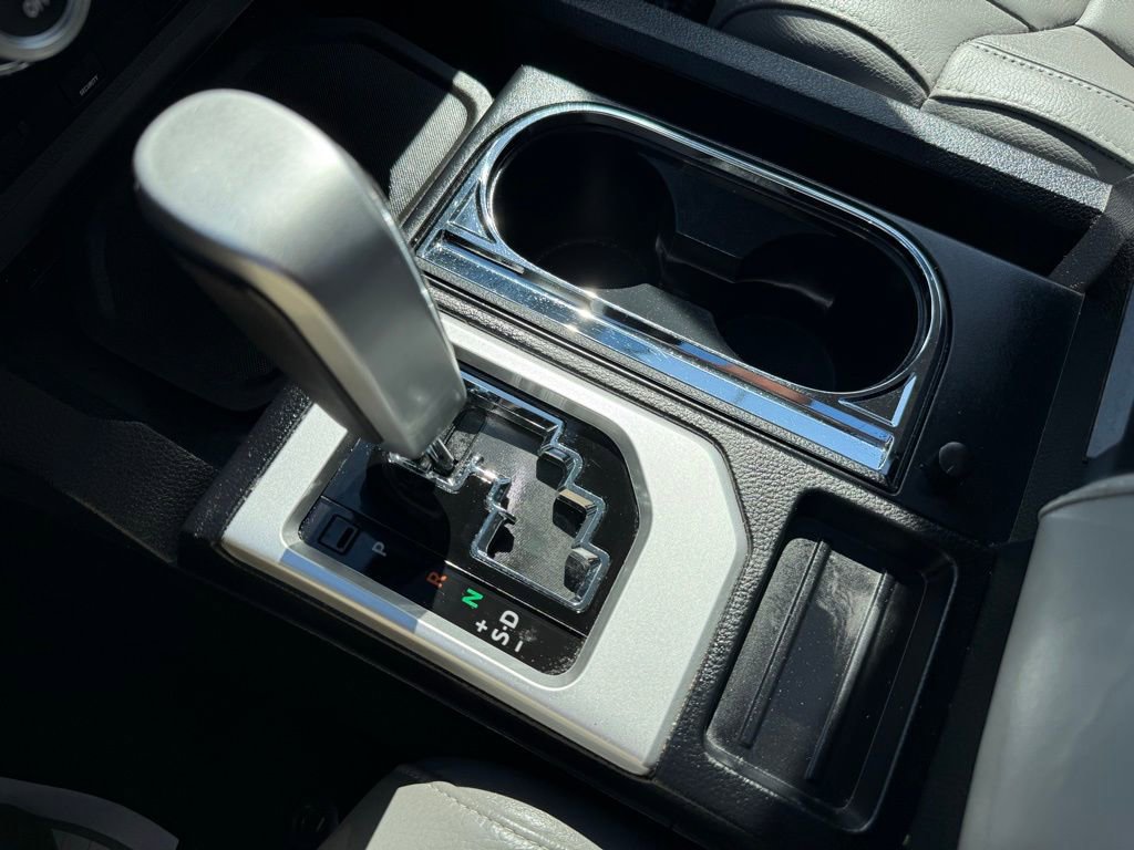 Used 2016 Toyota Tundra Limited image 26