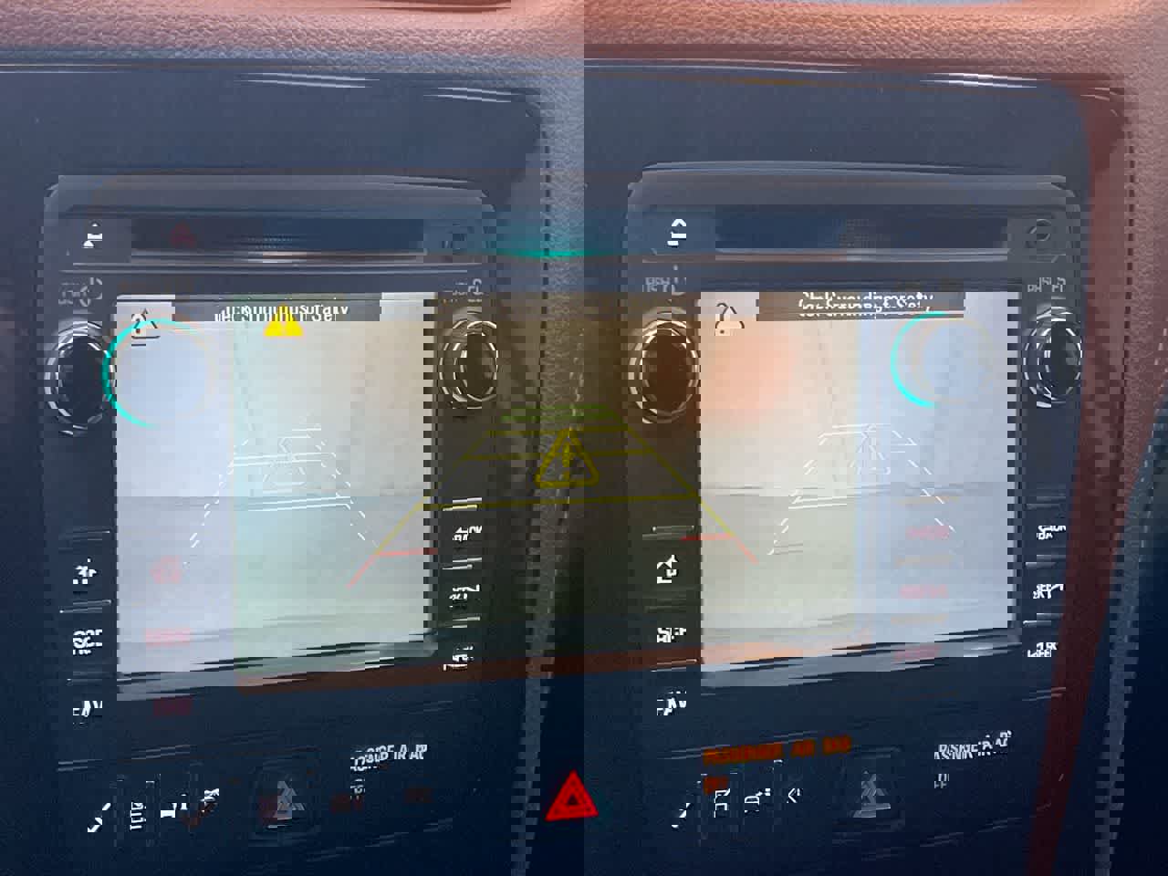 Used 2015 Chevrolet Traverse LT w/ Style and Technology Package image 17