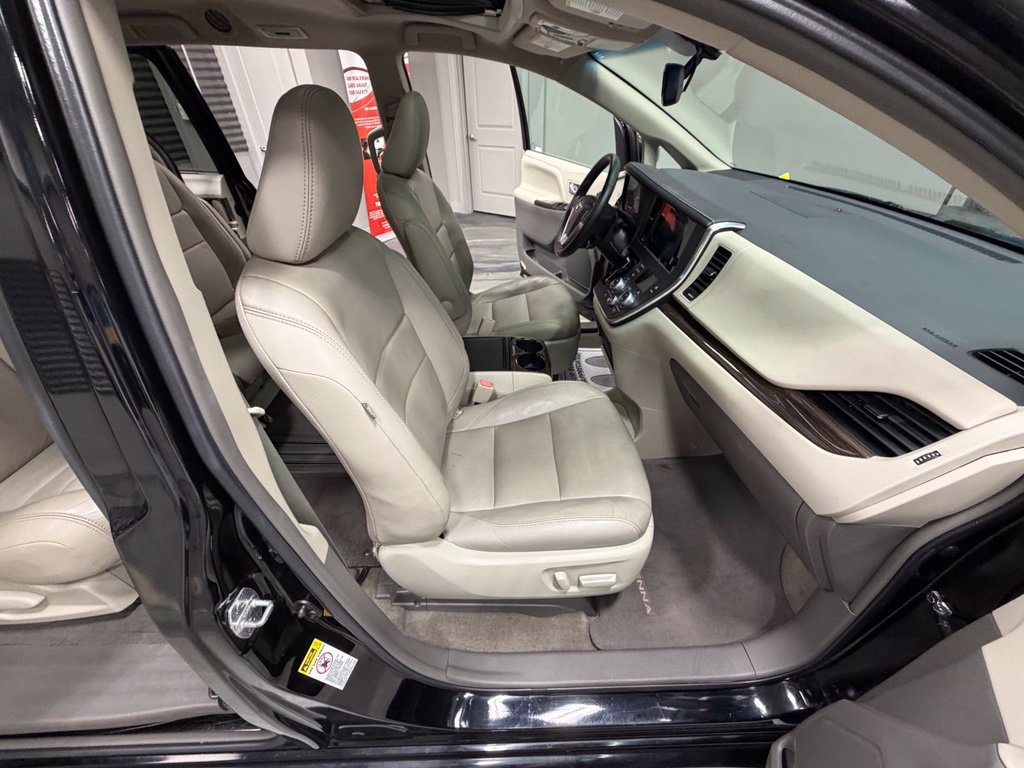 Used 2016 Toyota Sienna XLE w/ XLE Navigation Package FWD image 46