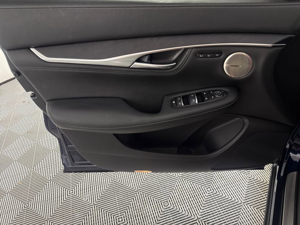 Used 2025 INFINITI QX55 Sensory w/ Lighting Package AWD/4WD image 10