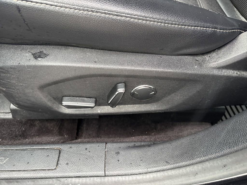 Used 2017 Ford Fusion SE w/ Equipment Group 201A FWD image 15