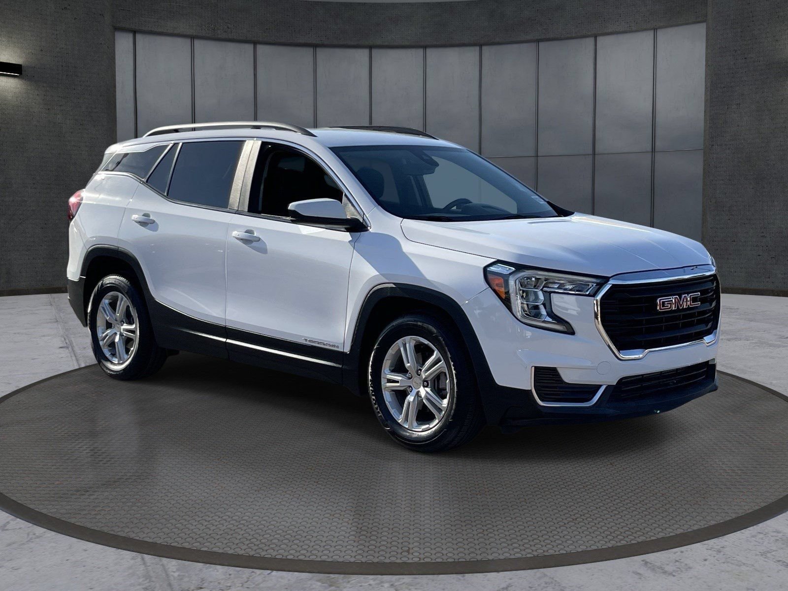 Certified 2022 GMC Terrain SLE w/ Driver Convenience Package FWD image 8