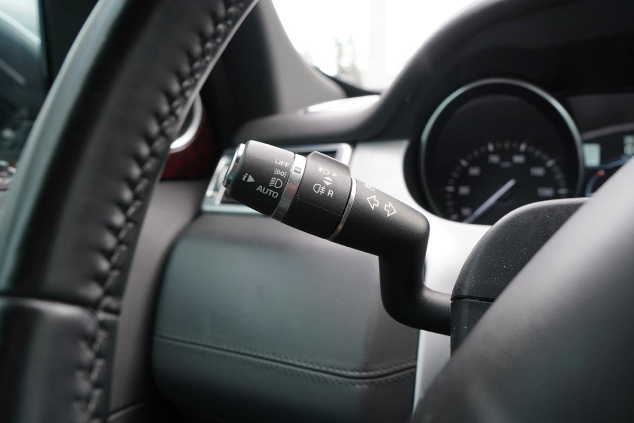 Used 2017 Land Rover Discovery Sport HSE Luxury image 26