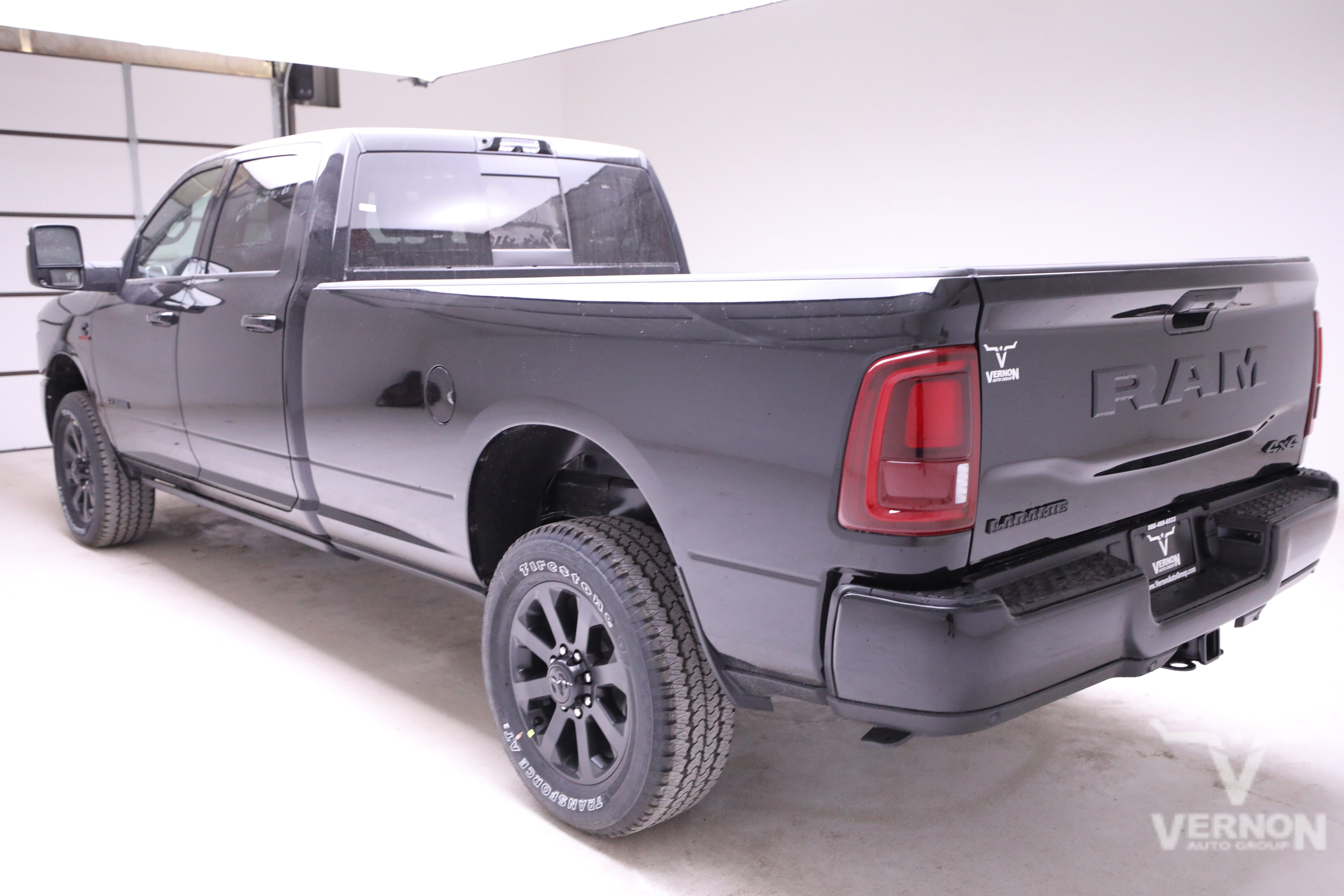 New 2026 RAM 2500 Laramie AWD/4WD image 3