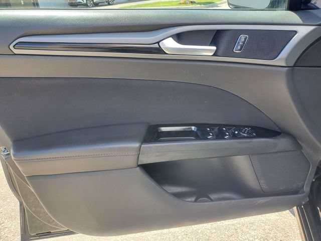 Used 2013 Ford Fusion SE FWD image 10