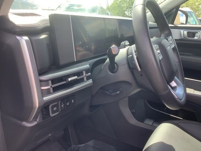 Used 2024 Hyundai Santa Fe SEL FWD image 17