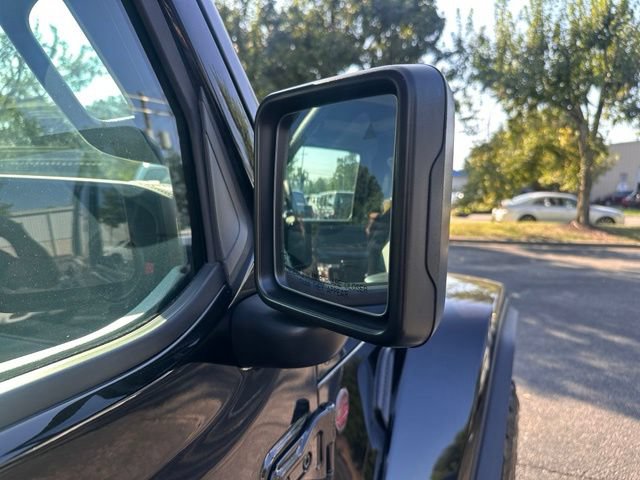 Used 2025 Jeep Wrangler Unlimited Rubicon AWD/4WD image 11