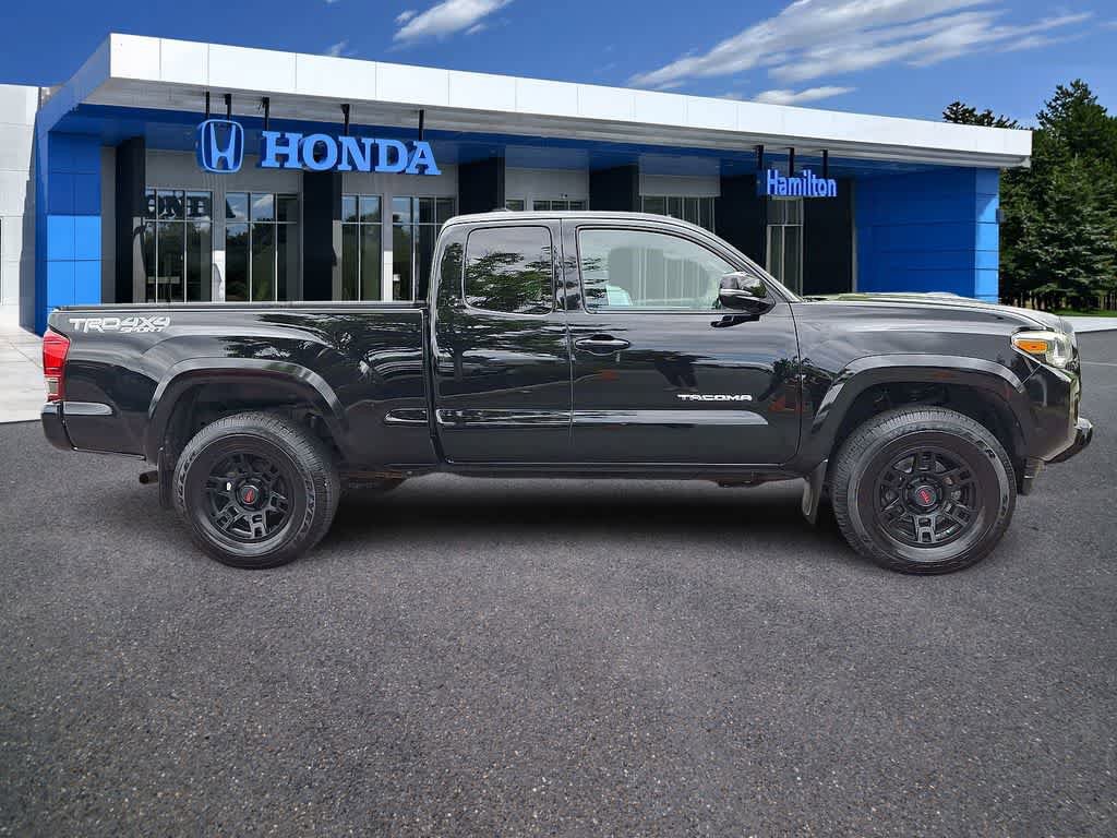 Used 2016 Toyota Tacoma TRD Sport w/ Towing Package AWD/4WD image 25