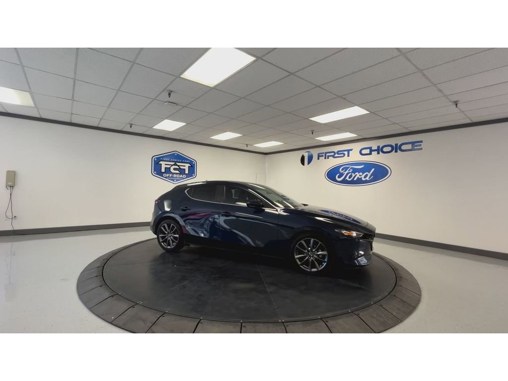 Used 2019 MAZDA MAZDA3 Hatchback w/ Preferred Package image 3