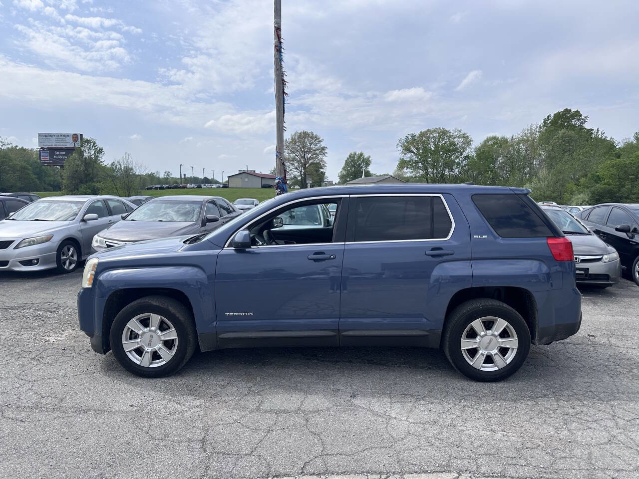 Used 2011 GMC Terrain SLE FWD image 3