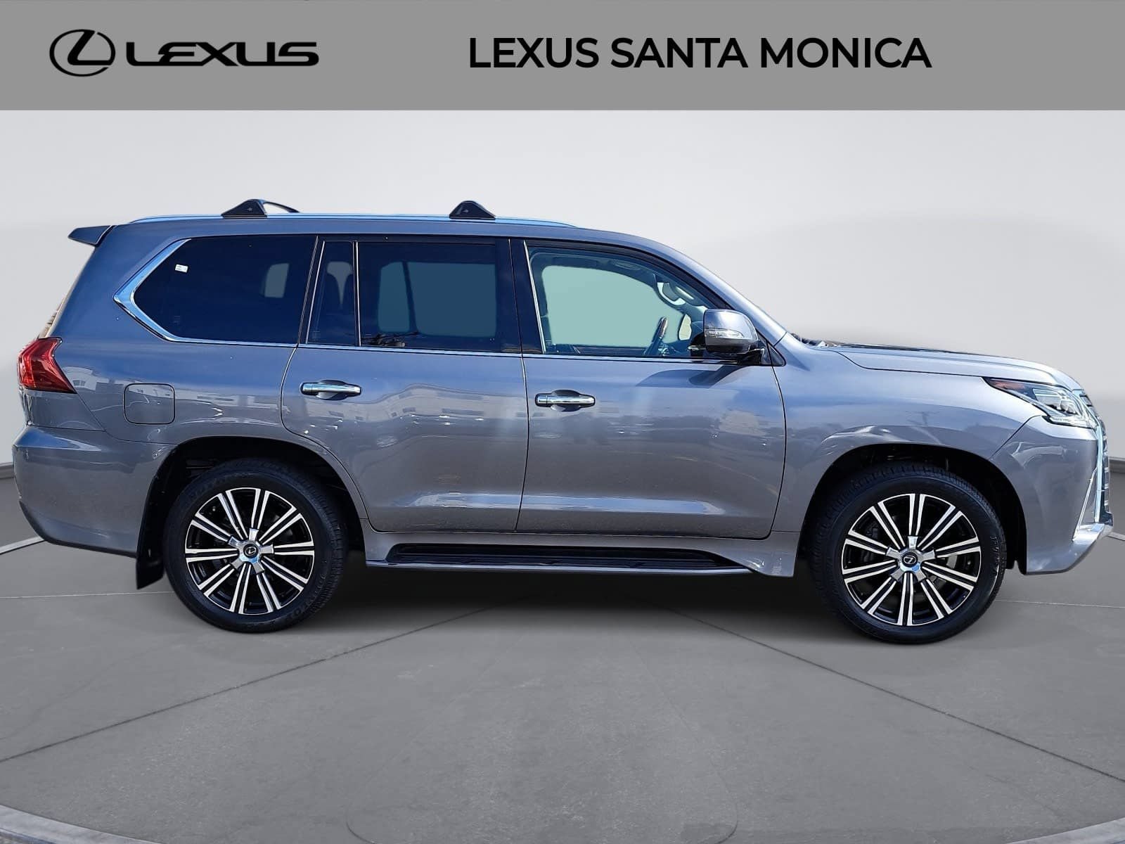Used 2019 Lexus LX 570 4WD w/ Luxury Package image 4