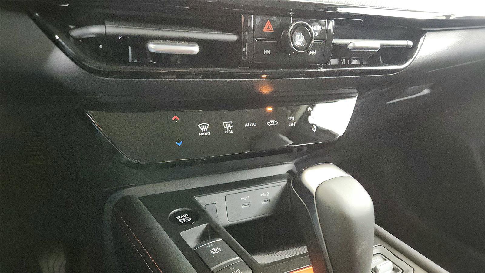 New 2026 Nissan Kicks SR w/ Illumination Package image 31