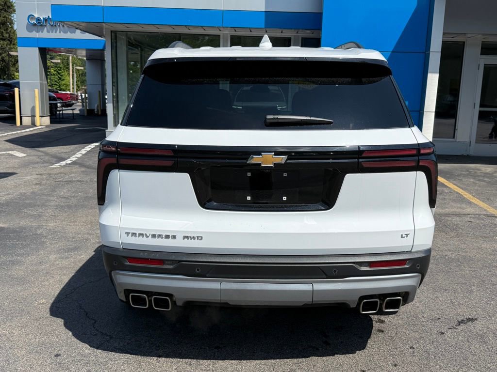 Used 2024 Chevrolet Traverse LT w/ Enhanced Driving Package image 6