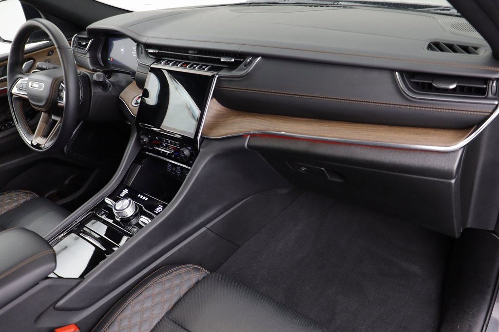 Used 2025 Jeep Grand Cherokee Summit image 20