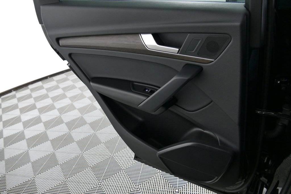 Used 2025 Audi Q5 2.0T Premium image 5