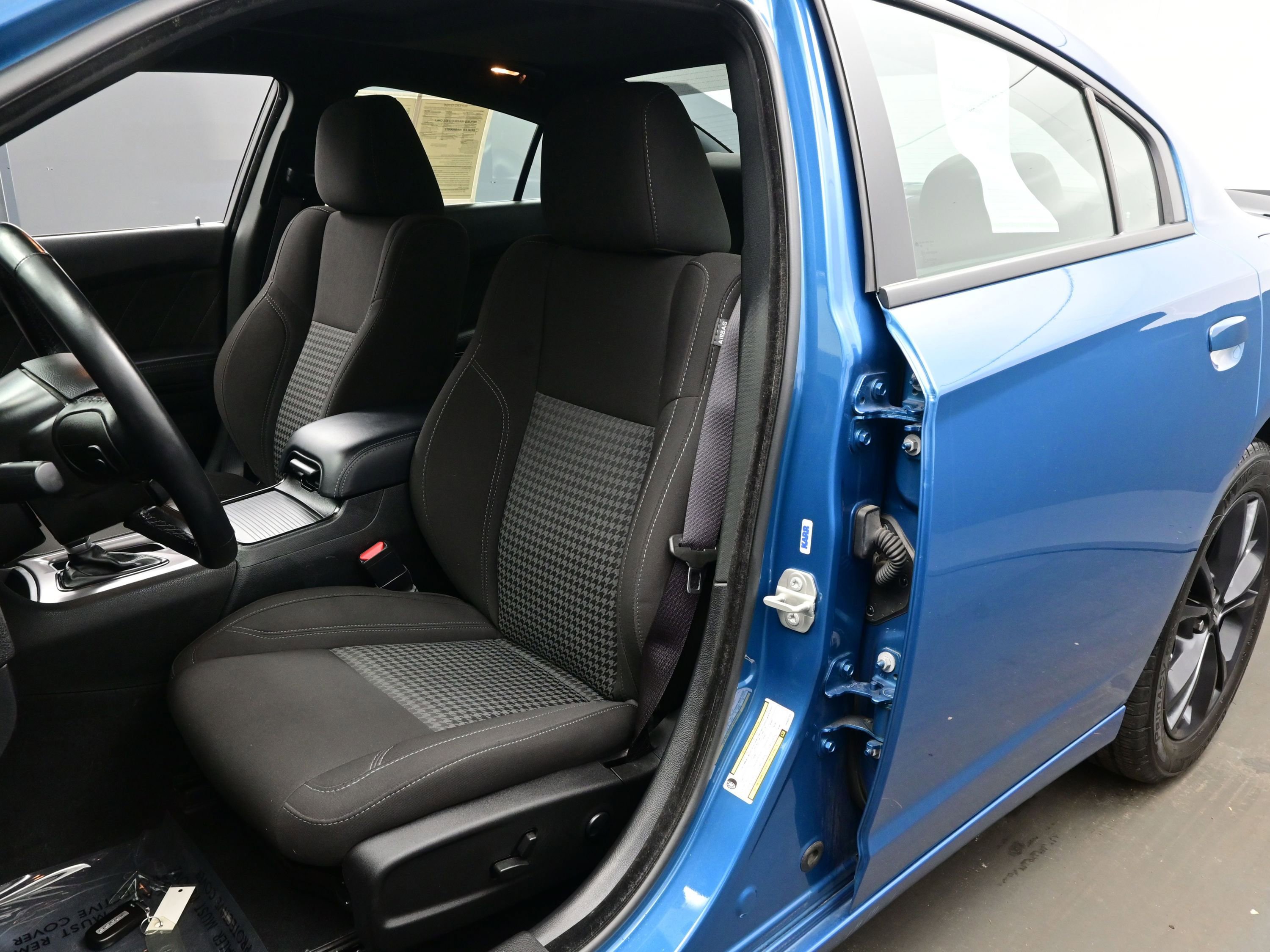 Used 2023 Dodge Charger SXT w/ Blacktop Package image 11