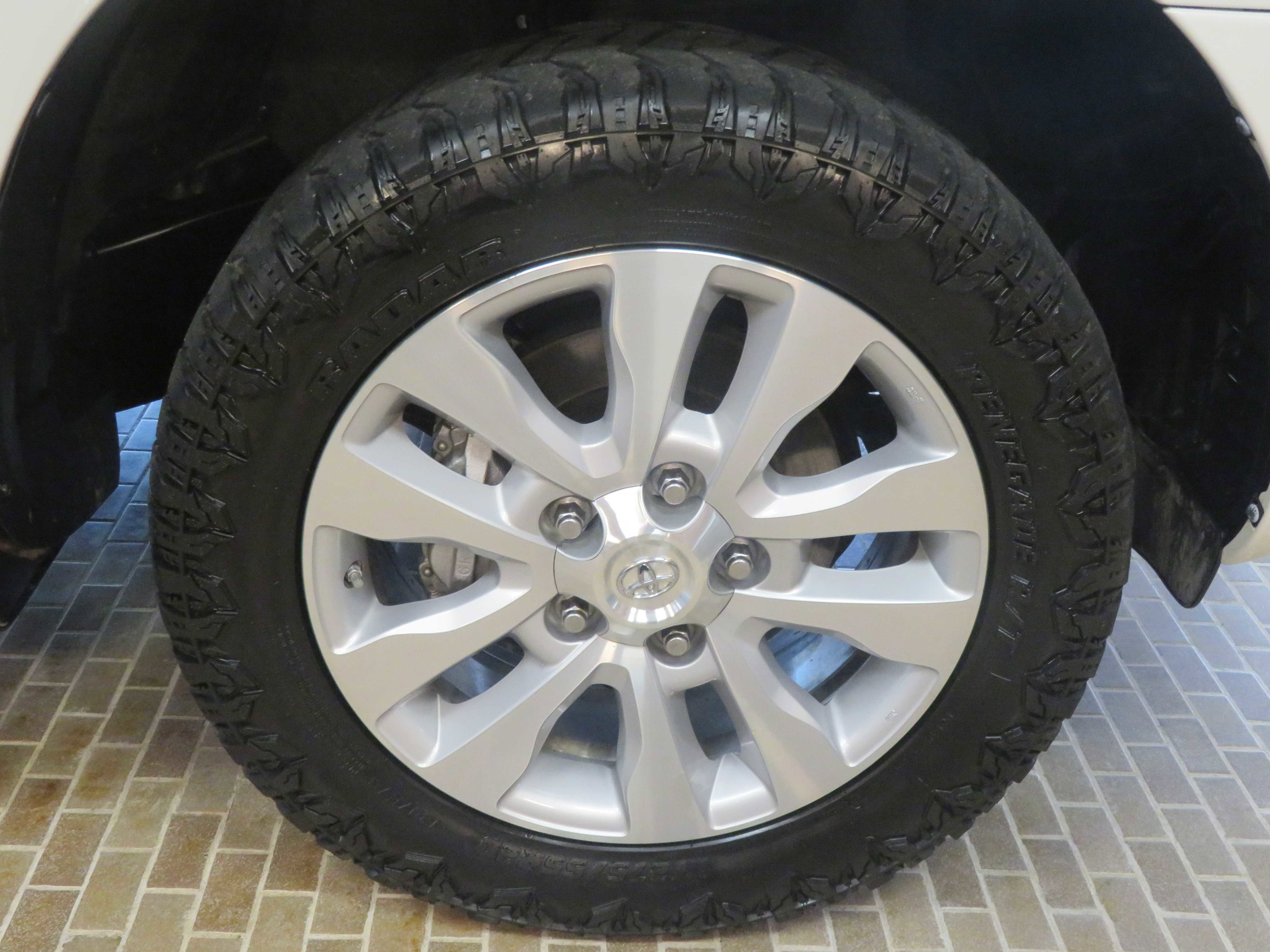 Used 2018 Toyota Sequoia Platinum AWD/4WD image 11