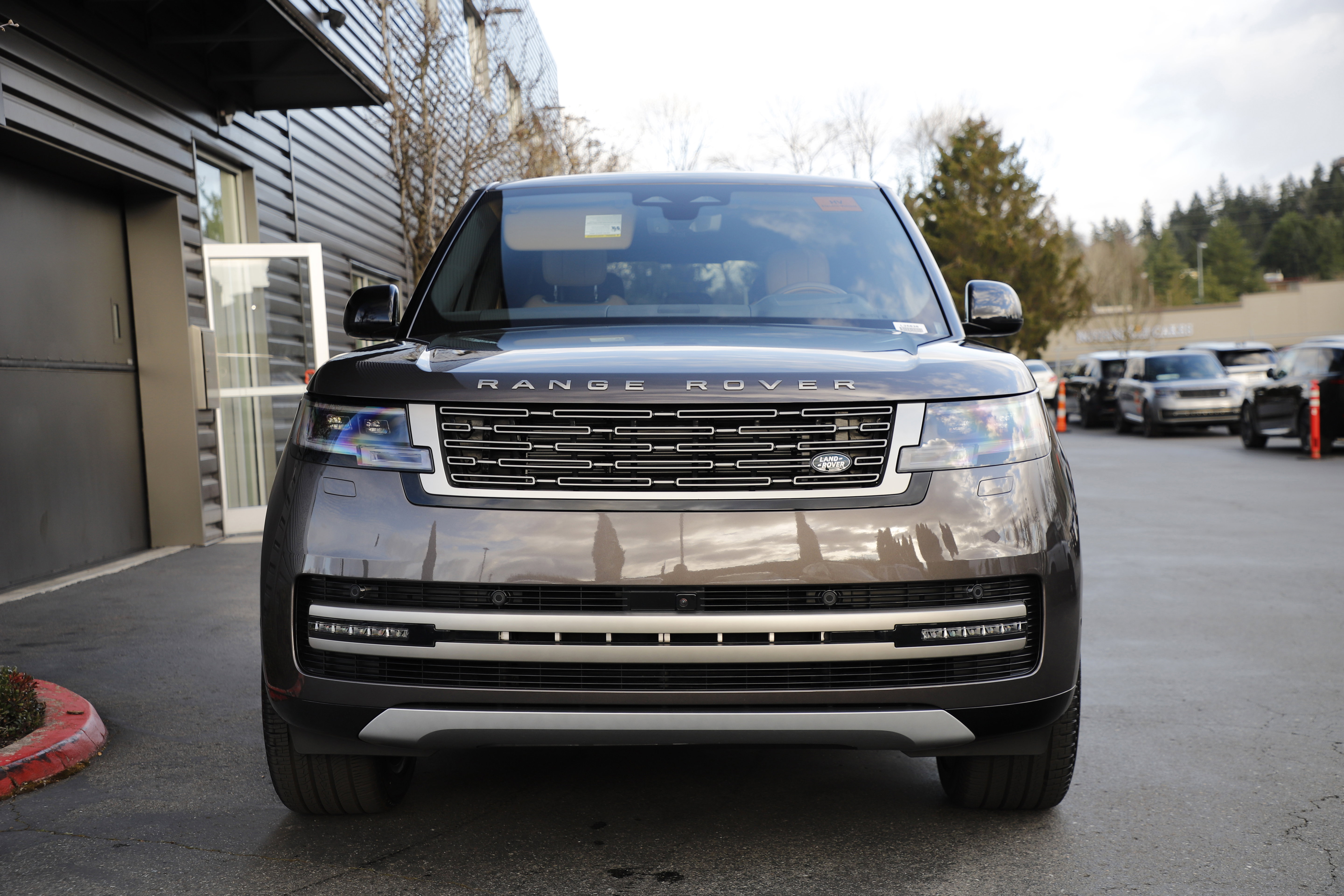 New 2026 Land Rover Range Rover SE image 4